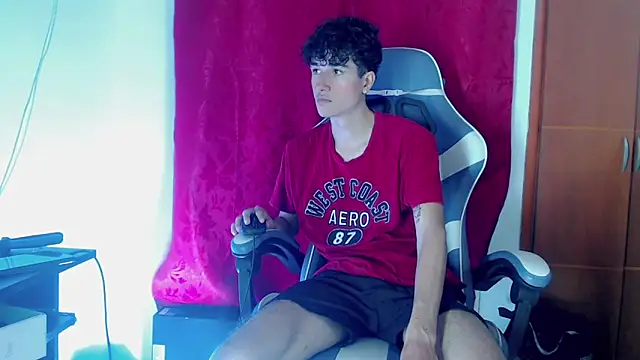 Snapshot of Johnny_cagee_ chatting on February 12, 2026, 12:21 am Johnny cagee online show from February 12, 2026, 12:21 am