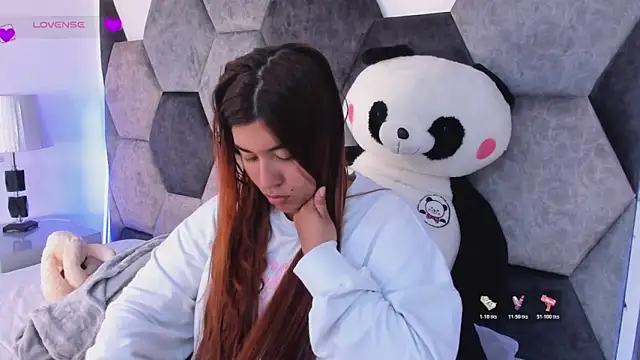 Snapshot of DulceJones chatting on February 23, 2026, 8:31 pm DulceJones online show from February 23, 2026, 8:31 pm