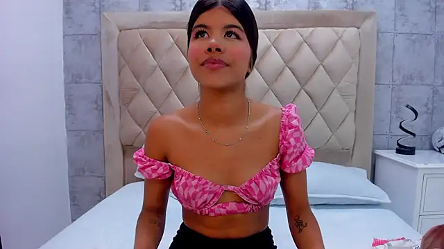 SidneyBrownn  online show from February 19, 2026, 11:23 pm