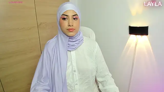 Snapshot of LAY_LA_ chatting on February 5, 2026, 11:11 pm LAY LA online show from February 5, 2026, 11:11 pm