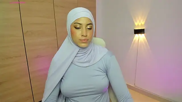 LAY LA  online show from March 16, 2026, 9:50 pm