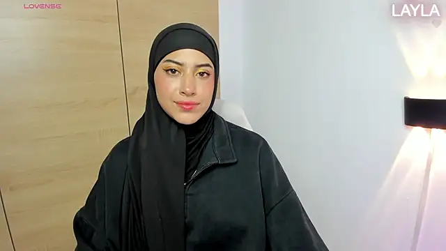 Snapshot of LAY_LA_ chatting on February 16, 2026, 9:56 pm LAY LA online show from February 16, 2026, 9:56 pm