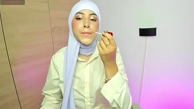 LAY LA  online show from March 5, 2026, 10:27 pm