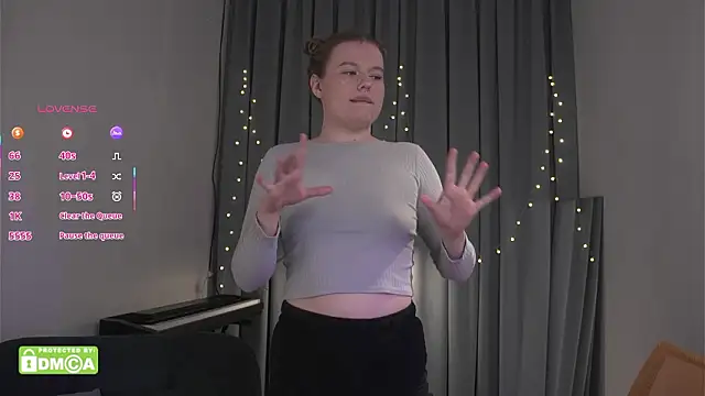 Snapshot of Agatha_Gris chatting on February 3, 2026, 9:20 pm Agatha Gris online show from February 3, 2026, 9:20 pm