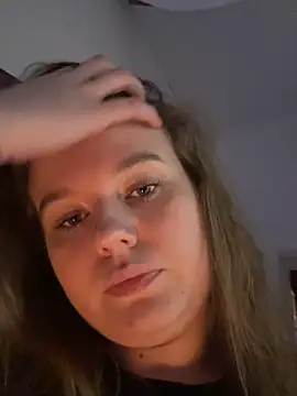 Snapshot of Agatha_Gris chatting on March 3, 2026, 9:44 pm Agatha Gris online show from March 3, 2026, 9:44 pm