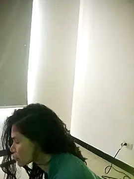 Snapshot of _aish_a chatting on April 15, 2026, 9:04 pm aish a online show from April 15, 2026, 9:04 pm