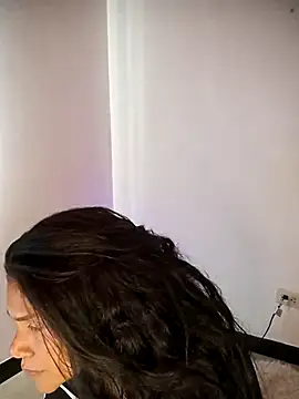 Snapshot of _aish_a chatting on March 8, 2026, 5:16 pm aish a online show from March 8, 2026, 5:16 pm