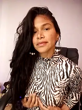 Snapshot of _aish_a chatting on February 15, 2026, 1:54 pm aish a online show from February 15, 2026, 1:54 pm