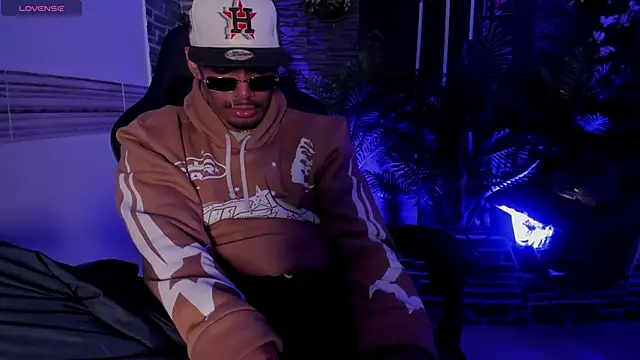 Snapshot of Rpoolrboy chatting on April 7, 2026, 4:14 am Rpoolrboy online show from April 7, 2026, 4:14 am