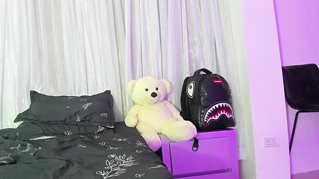 Snapshot of Rpoolrboy chatting on April 9, 2026, 5:42 am Rpoolrboy online show from April 9, 2026, 5:42 am