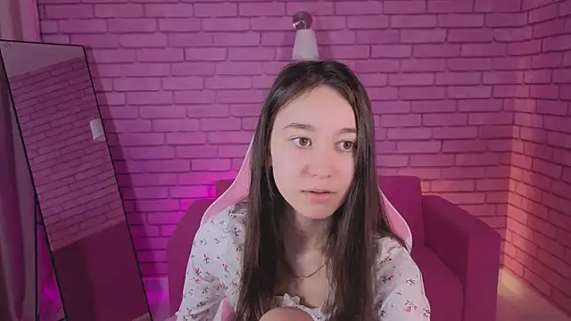 Snapshot of Nicole_Brownie chatting on March 17, 2026, 2:14 am Nicole Brownie online show from March 17, 2026, 2:14 am