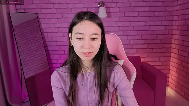 Snapshot of Nicole_Brownie chatting on March 24, 2026, 12:43 am Nicole Brownie online show from March 24, 2026, 12:43 am