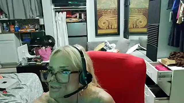 starandsky online show from June 27, 2026, 11:22 pm