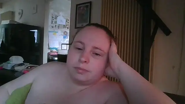 Snapshot of Sarahtjeuh_ chatting on February 11, 2026, 1:22 pm Sarahtjeuh online show from February 11, 2026, 1:22 pm