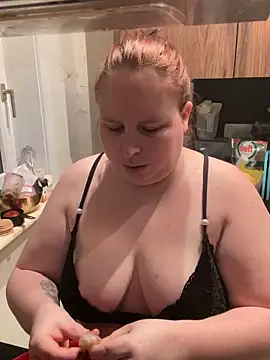 Sarahtjeuh  online show from April 9, 2026, 11:33 pm