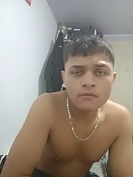 Snapshot of Andres_medi32 chatting on February 3, 2026, 6:40 am Andres medi32 online show from February 3, 2026, 6:40 am