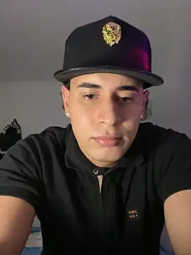 Snapshot of Maximuz1920 chatting on March 9, 2026, 7:01 am Maximuz1920 online show from March 9, 2026, 7:01 am