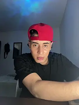 Snapshot of Maximuz1920 chatting on March 12, 2026, 2:17 am Maximuz1920 online show from March 12, 2026, 2:17 am