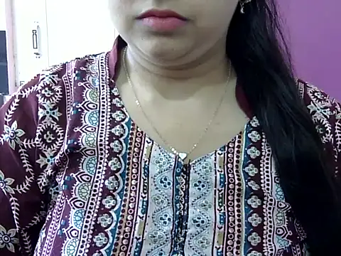 Cute Aliyaa online show from April 15, 2026, 8:42 am