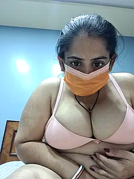 Snapshot of diyam4002 chatting on February 6, 2026, 2:13 pm diyam4002 online show from February 6, 2026, 2:13 pm