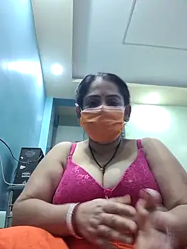 Snapshot of diyam4002 chatting on February 4, 2026, 2:56 pm diyam4002 online show from February 4, 2026, 2:56 pm