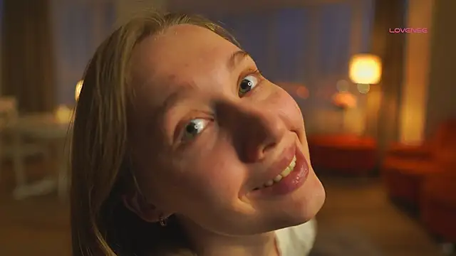 Snapshot of SharaNewbern chatting on February 26, 2026, 1:44 pm SharaNewbern online show from February 26, 2026, 1:44 pm