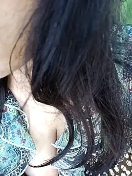 Snapshot of alinaarora chatting on February 7, 2026, 2:14 pm alinaarora online show from February 7, 2026, 2:14 pm