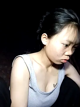 derylove  online show from April 3, 2026, 10:49 pm