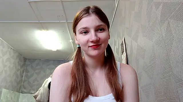 Snapshot of KateClarky chatting on February 2, 2026, 1:21 pm KateClarky online show from February 2, 2026, 1:21 pm