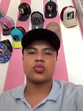 Snapshot of andresmahecha777 chatting on March 1, 2026, 2:06 pm andresmahecha777 online show from March 1, 2026, 2:06 pm