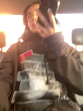 Snapshot of bliinkii_and_luka_ chatting on February 26, 2026, 1:00 pm bliinkii and luka online show from February 26, 2026, 1:00 pm