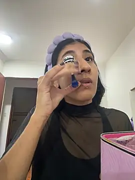 Snapshot of Violet_rousse7 chatting on February 5, 2026, 1:01 am Violet rousse7 online show from February 5, 2026, 1:01 am