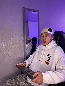 Dominik Souza online show from April 3, 2026, 8:04 pm