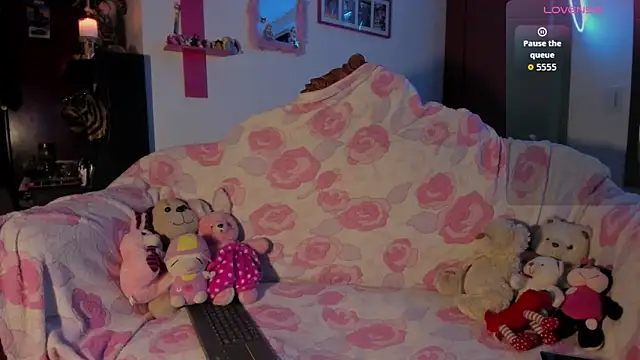 Snapshot of Rebecahart chatting on February 17, 2026, 1:36 am Rebecahart online show from February 17, 2026, 1:36 am