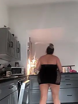 NinaRicci1518 online show from April 13, 2026, 9:24 am