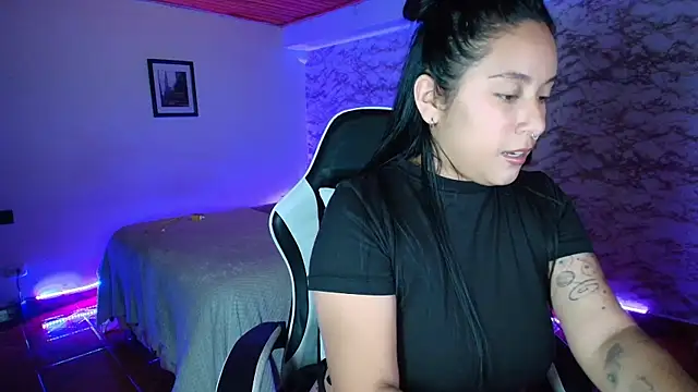 Camila IRoose online show from May 11, 2026, 12:56 am