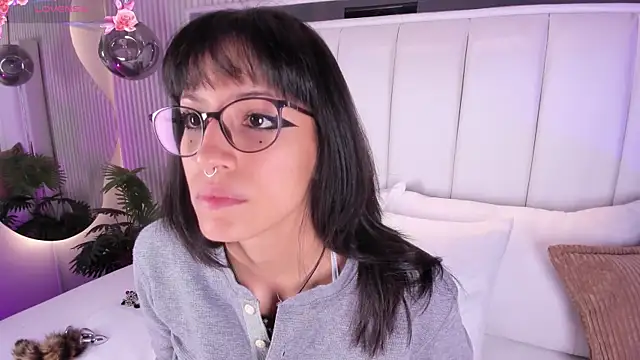 ViolettaColinss online show from July 24, 2026, 11:39 am