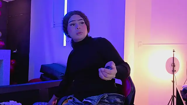 Snapshot of megara_hott chatting on February 9, 2026, 2:48 pm megara hott online show from February 9, 2026, 2:48 pm