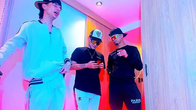 Snapshot of TheBatMansion chatting on February 3, 2026, 2:53 am TheBatMansion online show from February 3, 2026, 2:53 am