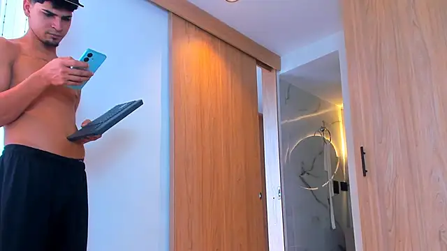 Snapshot of TheBatMansion chatting on February 10, 2026, 4:17 pm TheBatMansion online show from February 10, 2026, 4:17 pm