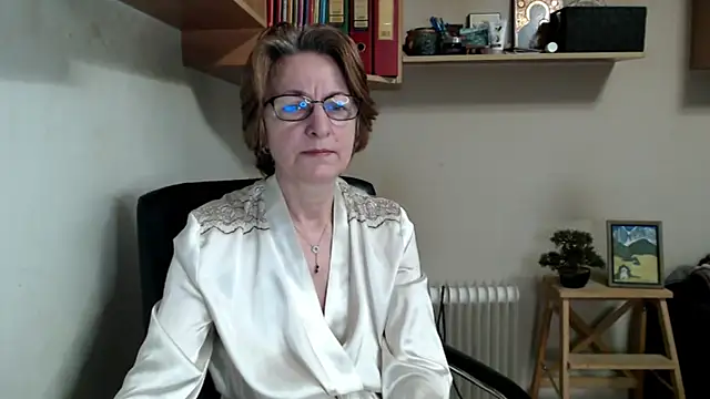 katemodel online show from April 18, 2026, 6:27 am