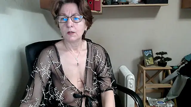 katemodel online show from March 8, 2026, 7:00 am