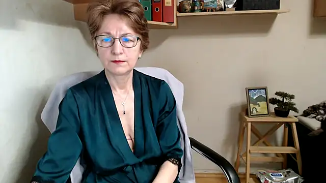 katemodel online show from January 14, 2026, 7:45 am