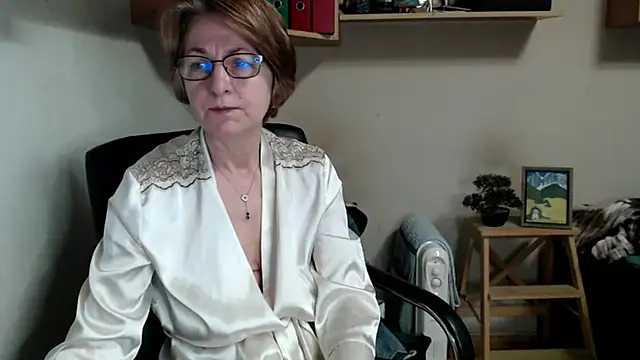 katemodel online show from April 2, 2026, 6:31 am