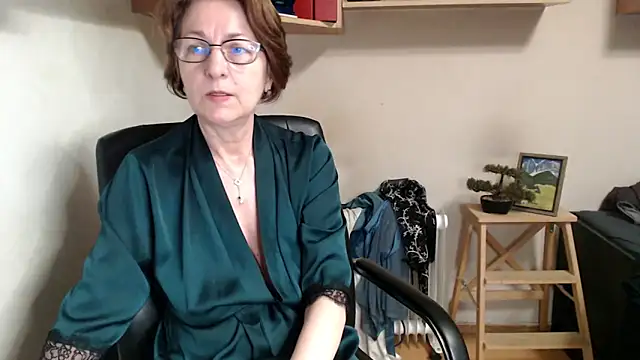 katemodel online show from June 1, 2026, 9:53 am