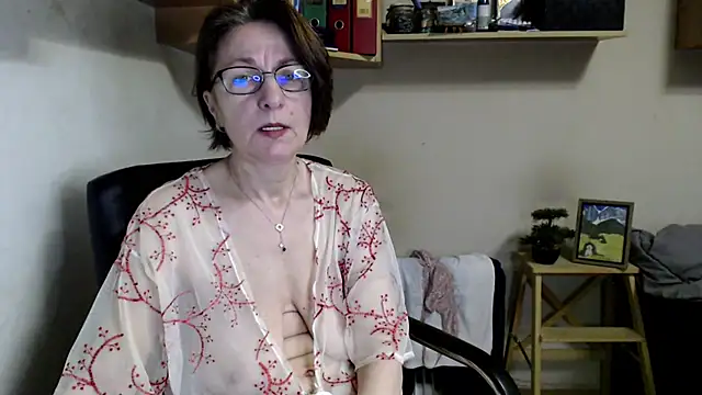 katemodel online show from June 26, 2026, 5:24 am