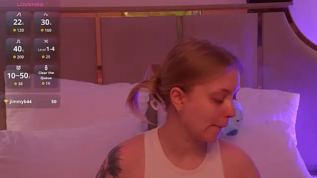 MollyHilton online show from February 26, 2026, 6:52 pm