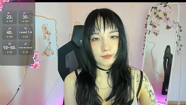 AliceeinWonderlanddd online show from April 12, 2026, 7:11 am