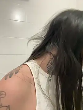 Snapshot of gangmodels chatting on February 1, 2026, 11:52 am gangmodels online show from February 1, 2026, 11:52 am