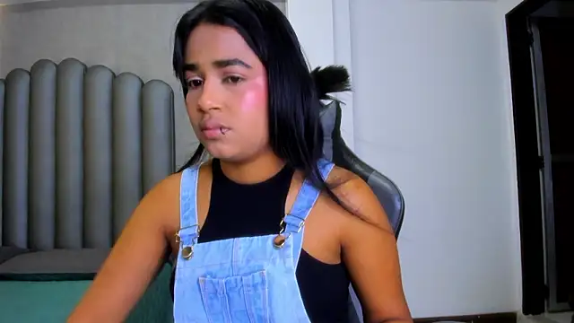 Snapshot of Shirleytaylor- chatting on February 20, 2026, 11:12 am Shirleytaylor- online show from February 20, 2026, 11:12 am